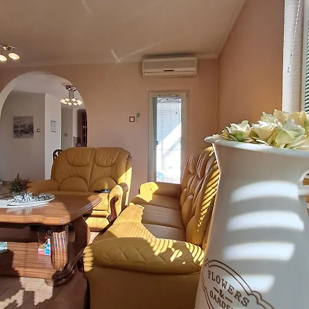 Apartment Ajla