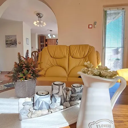 Ajla Apartment